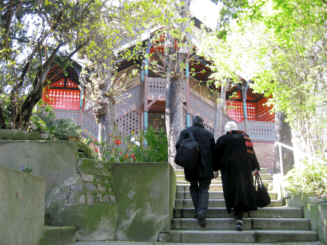 Susan Allen & Jacques Burtin looking for churches in Paris